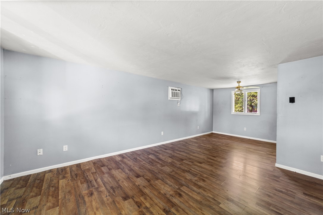 1423 Shaffer Lorain OH 44053