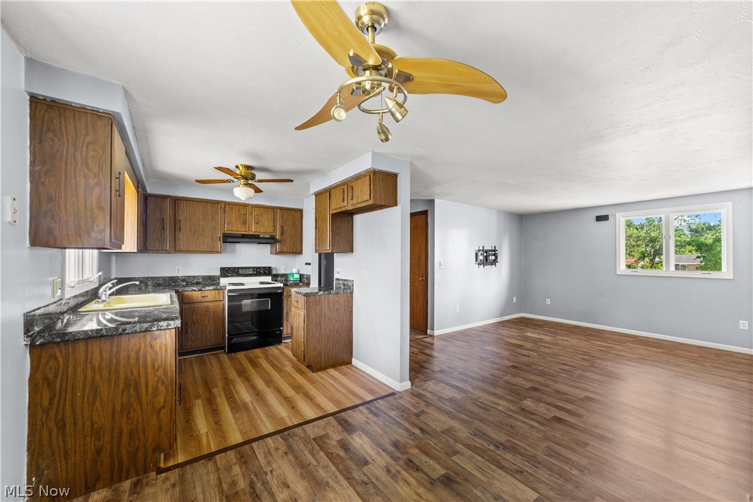 1423 Shaffer Lorain OH 44053