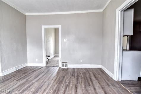 8303 Connecticut Avenue Cleveland OH 44105