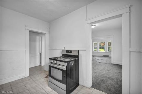 15809 Grovewood Cleveland OH 44110