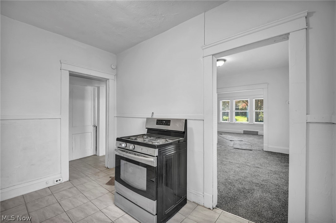 15809 Grovewood Cleveland OH 44110
