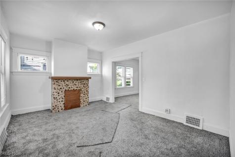 15809 Grovewood Cleveland OH 44110