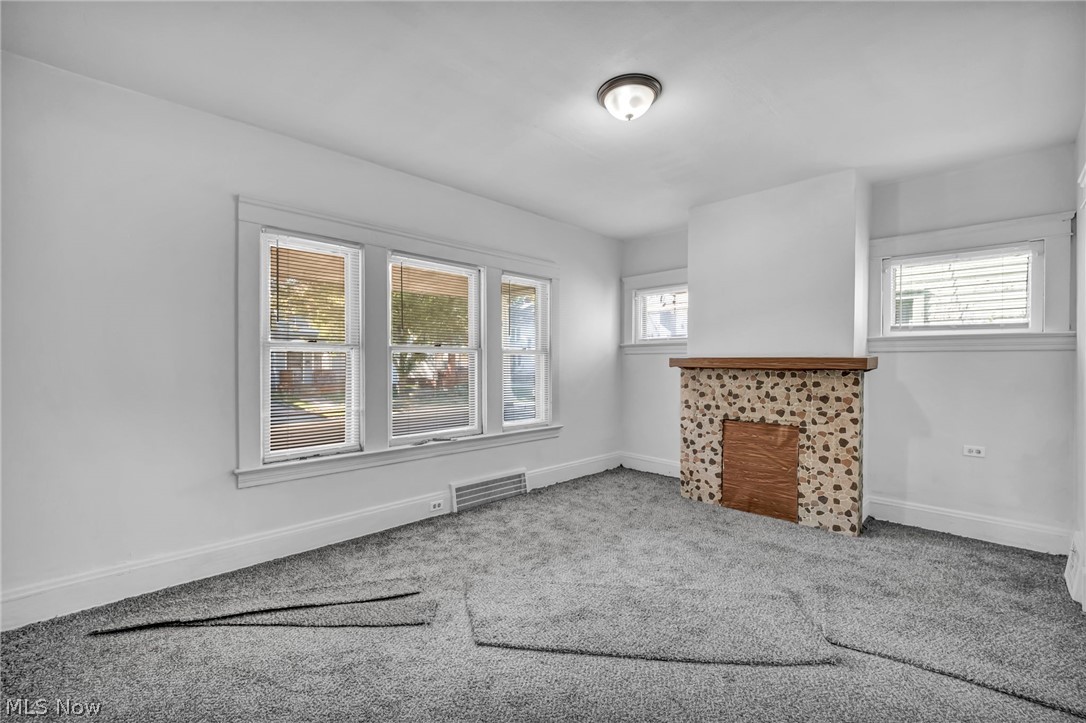 15809 Grovewood Cleveland OH 44110
