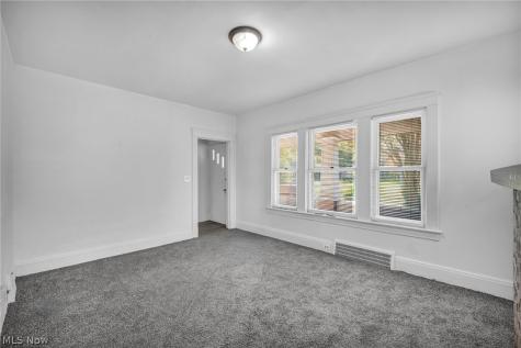 15809 Grovewood Cleveland OH 44110