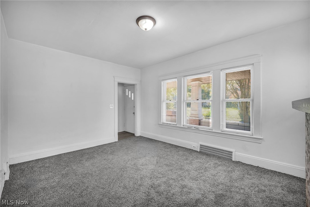 15809 Grovewood Cleveland OH 44110