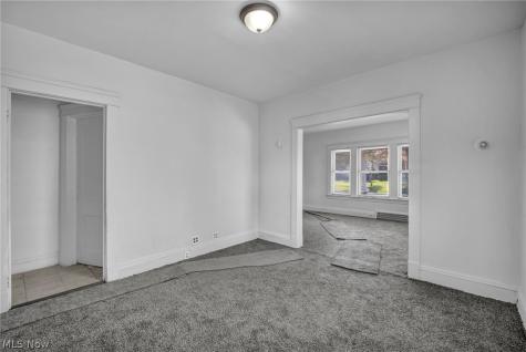 15809 Grovewood Cleveland OH 44110