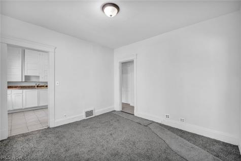 15809 Grovewood Cleveland OH 44110