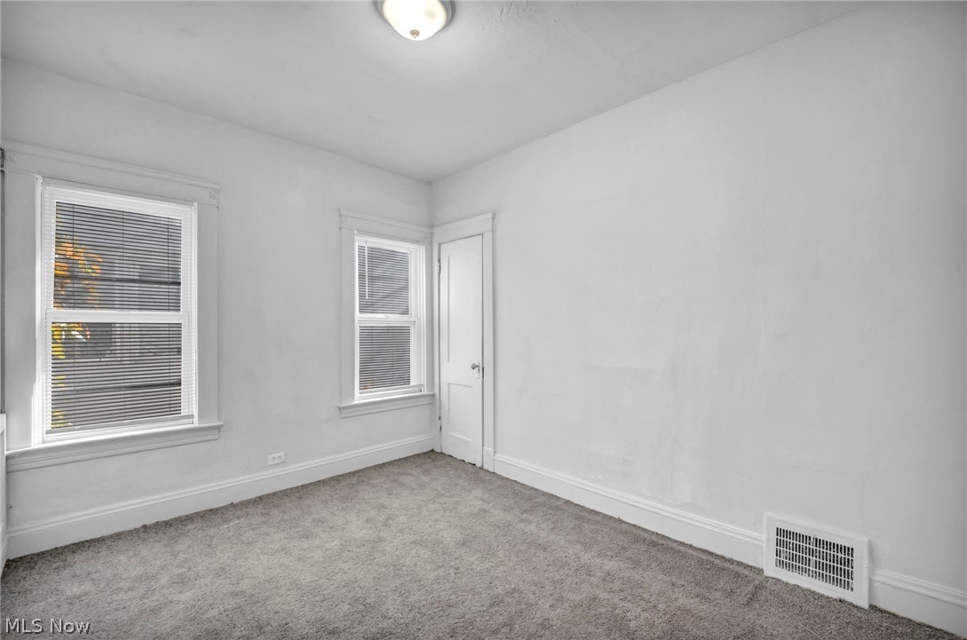 15809 Grovewood Cleveland OH 44110