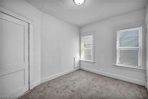 15809 Grovewood Cleveland OH 44110