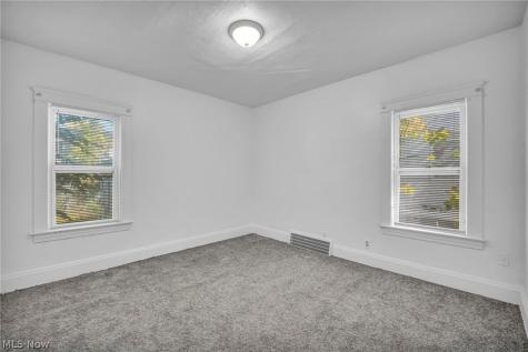 15809 Grovewood Cleveland OH 44110