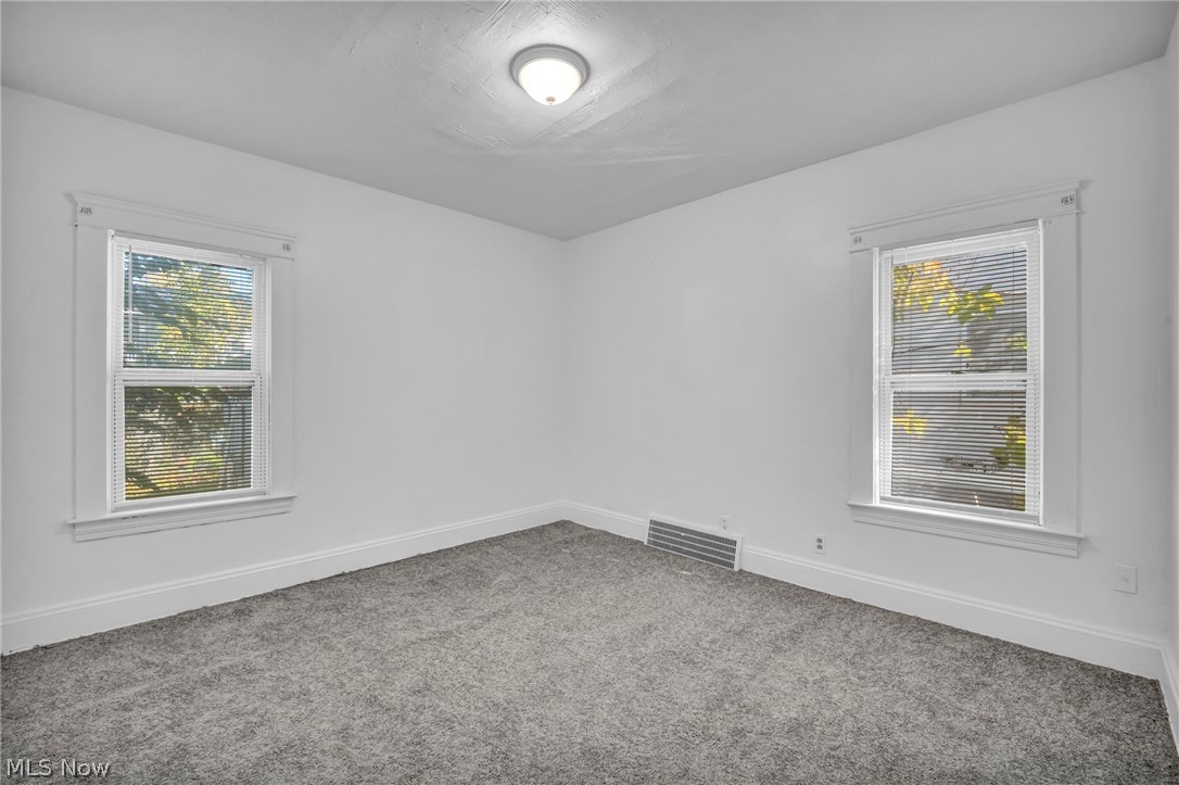 15809 Grovewood Cleveland OH 44110