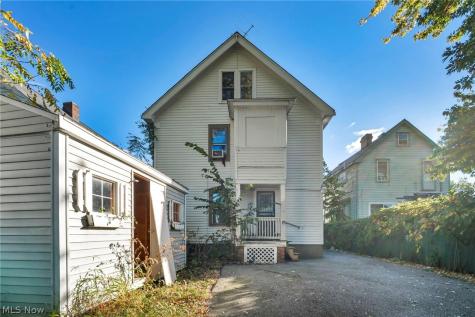 15809 Grovewood Cleveland OH 44110