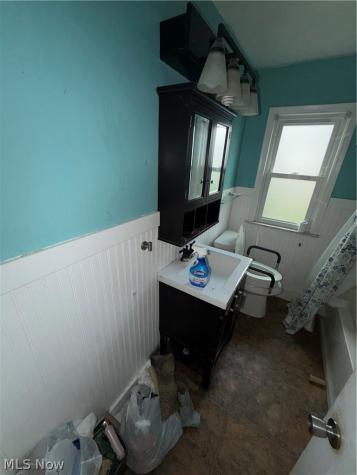 654 E 240 Street Euclid OH 44123