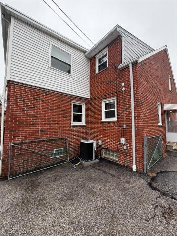 654 E 240 Street Euclid OH 44123