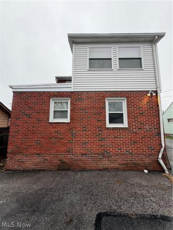 654 E 240 Street Euclid OH 44123