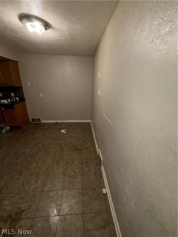 654 E 240 Street Euclid OH 44123