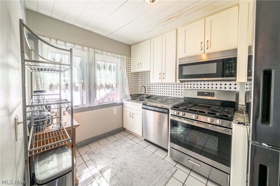 14809 Hilliard Road Lakewood OH 44107