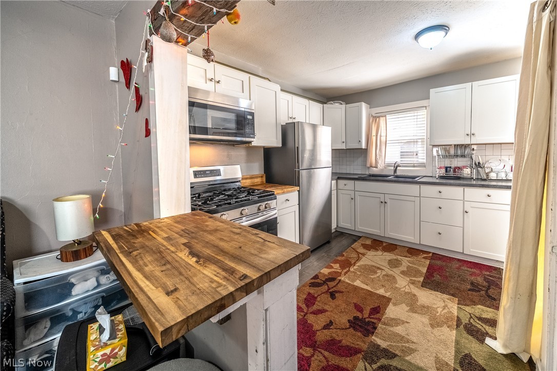 14809 Hilliard Road Lakewood OH 44107