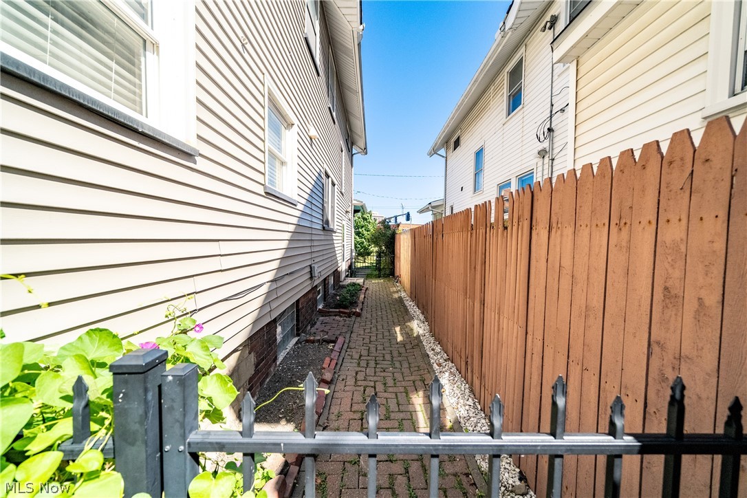 14809 Hilliard Road Lakewood OH 44107