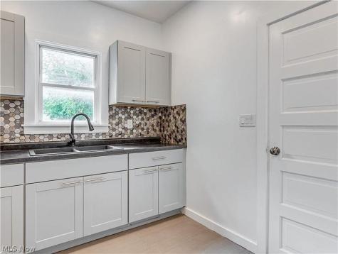 3118 W 82nd Street Cleveland OH 44102