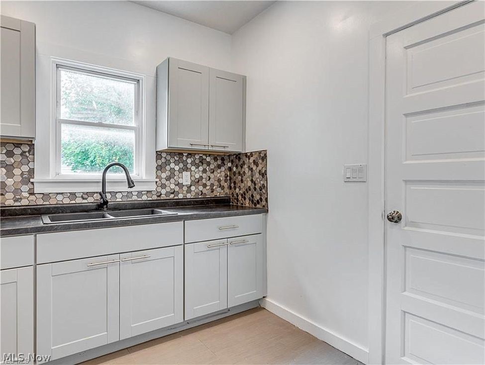 3118 W 82nd Street Cleveland OH 44102