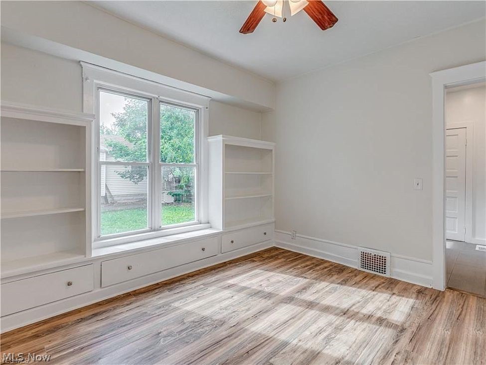 3118 W 82nd Street Cleveland OH 44102