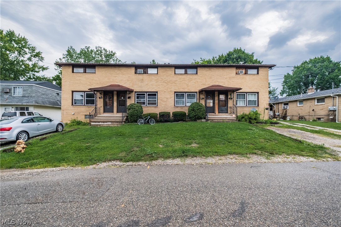 211 Clara Court Louisville OH 44641
