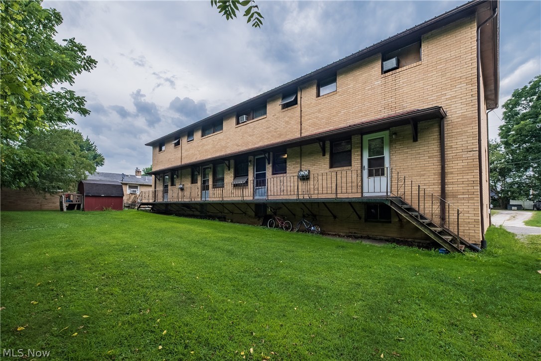 211 Clara Court Louisville OH 44641