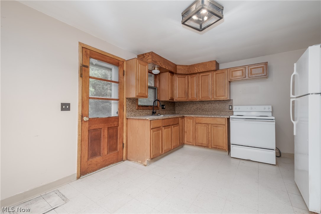 211 Clara Court Louisville OH 44641