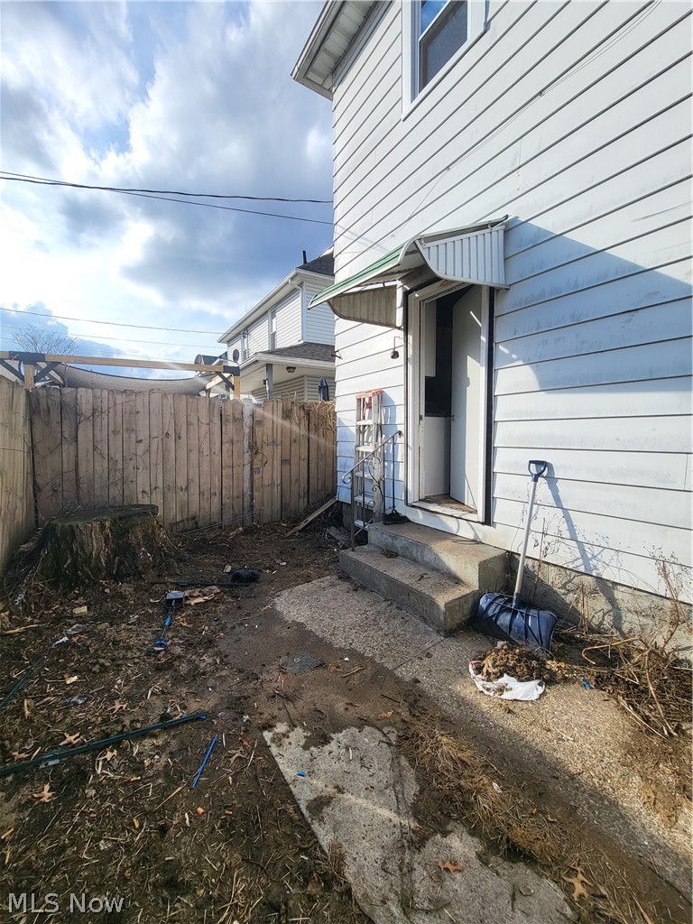 1027 Adams Street Coshocton OH 43812