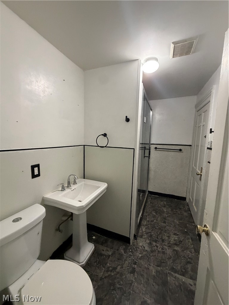 1852-1854 W 45th Street Cleveland OH 44102