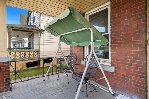 4302 Bridgeview Avenue Newburgh Heights OH 44105