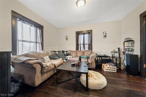 4302 Bridgeview Avenue Newburgh Heights OH 44105