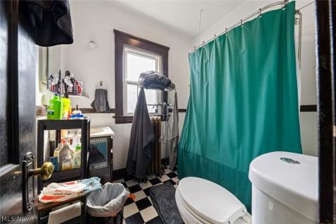 4302 Bridgeview Avenue Newburgh Heights OH 44105