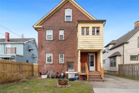 4302 Bridgeview Avenue Newburgh Heights OH 44105