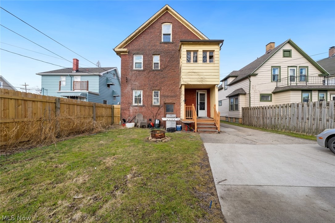 4302 Bridgeview Avenue Newburgh Heights OH 44105