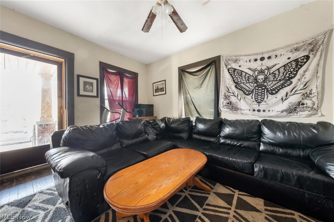 4302 Bridgeview Avenue Newburgh Heights OH 44105