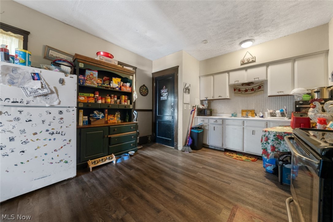 4302 Bridgeview Avenue Newburgh Heights OH 44105