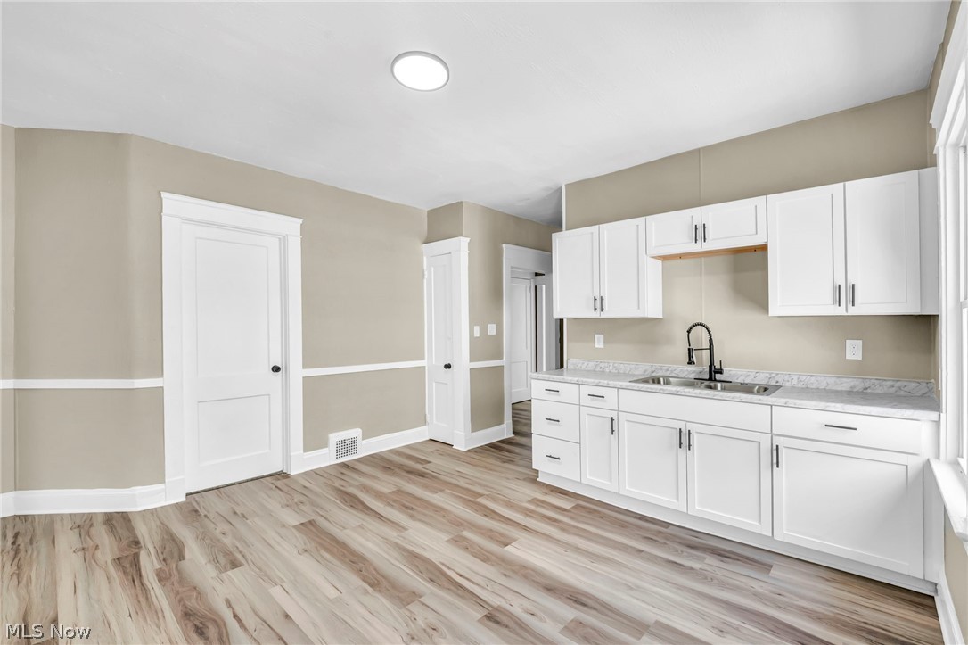 15517 Kipling Avenue Cleveland OH 44110