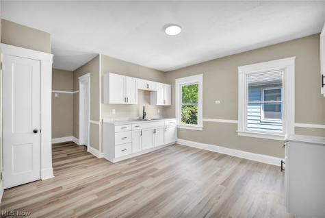 15517 Kipling Avenue Cleveland OH 44110