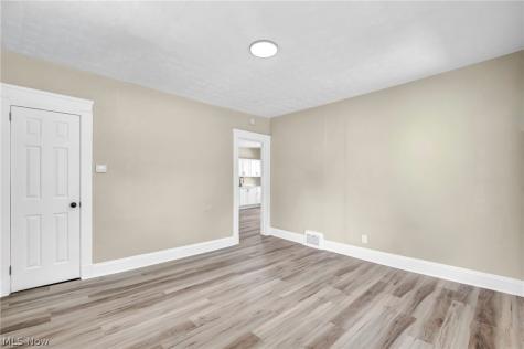 15517 Kipling Avenue Cleveland OH 44110