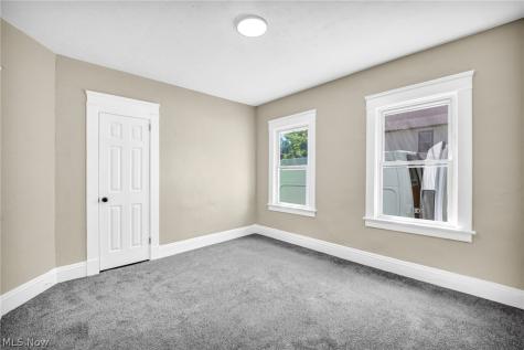 15517 Kipling Avenue Cleveland OH 44110