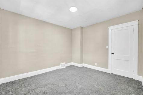 15517 Kipling Avenue Cleveland OH 44110