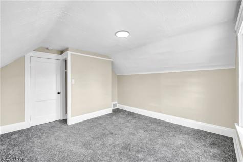 15517 Kipling Avenue Cleveland OH 44110