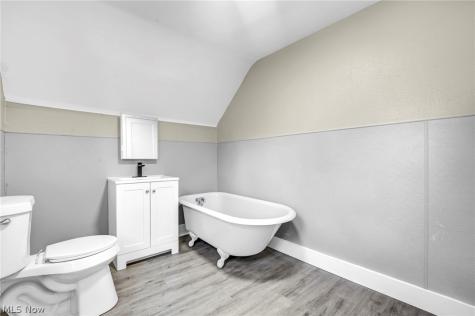 15517 Kipling Avenue Cleveland OH 44110