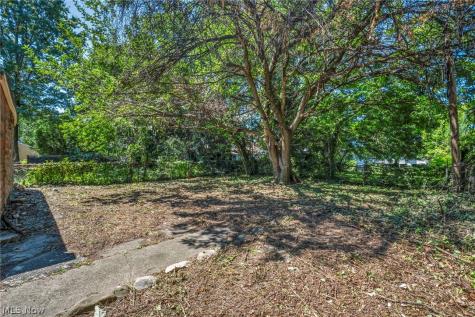 15517 Kipling Avenue Cleveland OH 44110