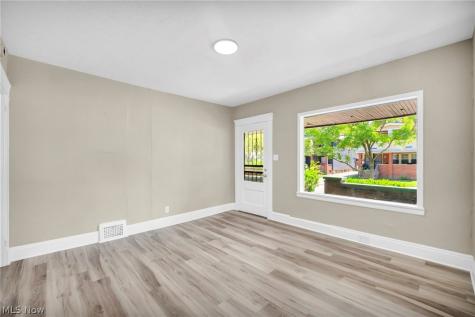 15517 Kipling Avenue Cleveland OH 44110