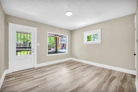 15517 Kipling Avenue Cleveland OH 44110