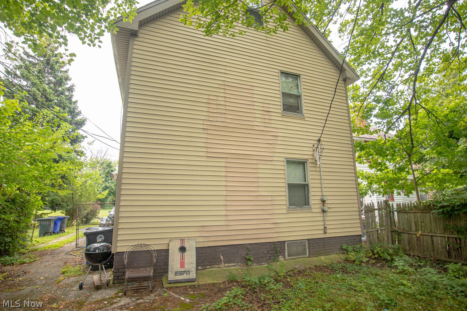 13609 Eaglesmere Avenue Cleveland OH 44110