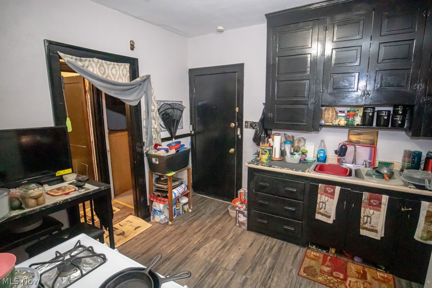 13609 Eaglesmere Avenue Cleveland OH 44110